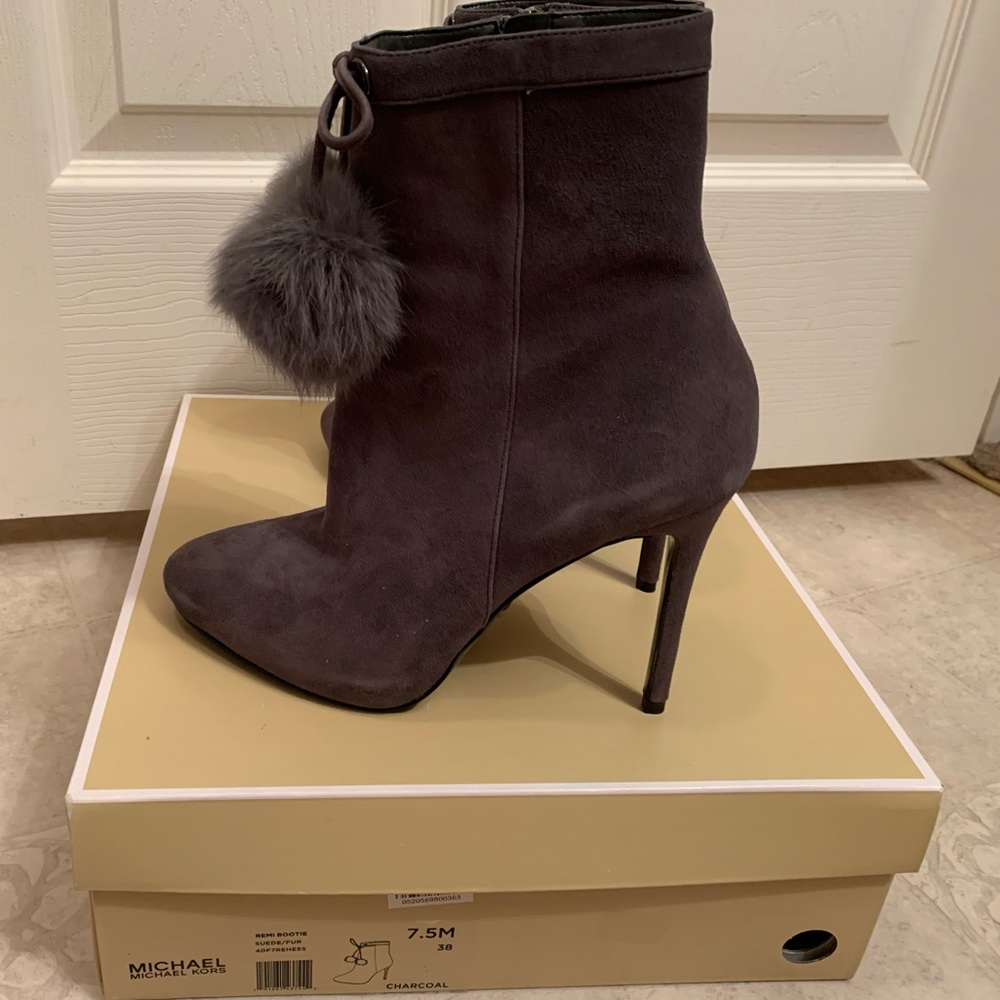 New never worn Michael Kors Remi Bootie